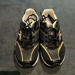 Never been worn sneakers. Women’s size 8